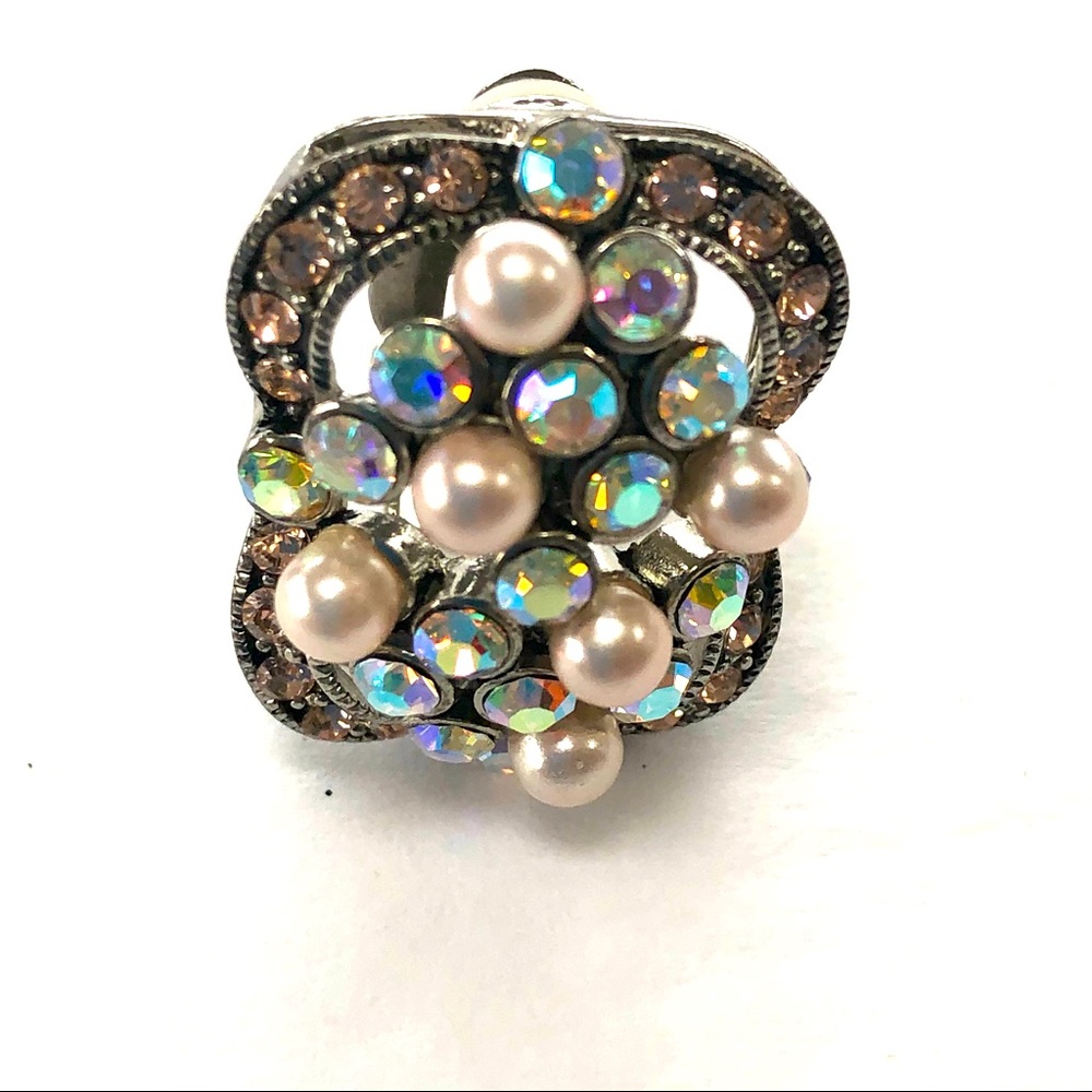 Carolee pearl and iridescent crystal clip earring